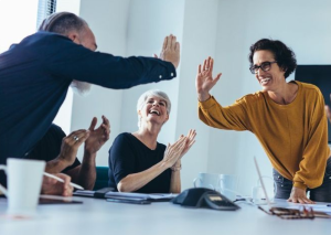 phản xạ phi ngôn ngữ, xử lý tình huống không lời khi giảng dạy, kỹ năng giao tiếp không lời, Trainer chuyên nghiệp, kỹ năng phi ngôn ngữ